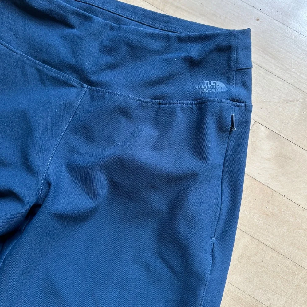 The North Face FlashDry Navy pull on joggers, S, G1222 - Picture 2 of 4